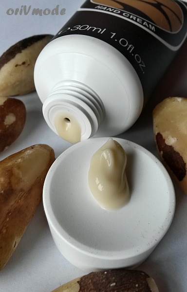Текстура крема для рук Brazil Nuts Oriflame